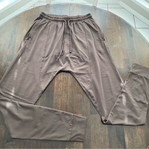 Alo Yoga Men’s Conquer Revitalize Pant S